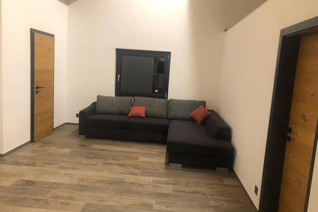 Grand Appartement Avec Terrasse A Chez-Les-Reuses Orsières Dış mekan fotoğraf