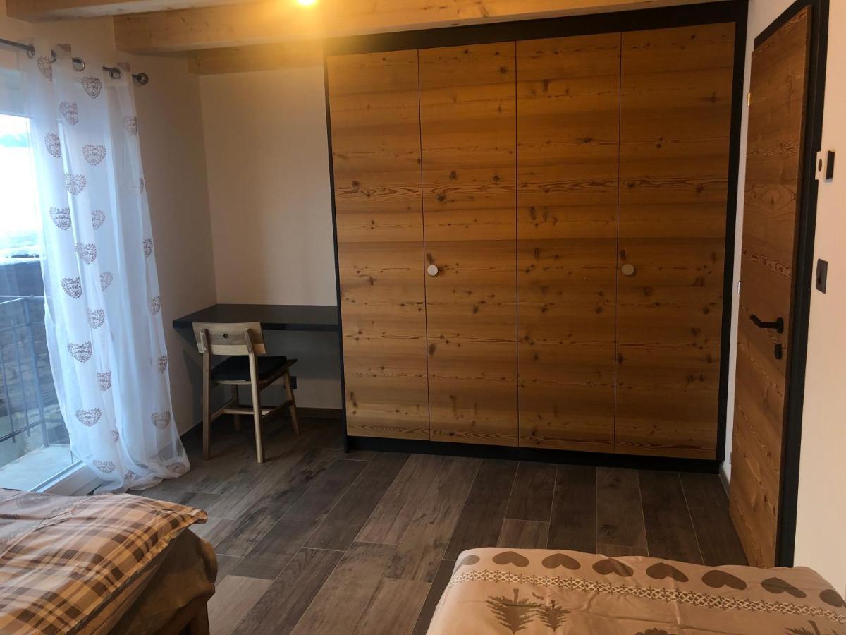Grand Appartement Avec Terrasse A Chez-Les-Reuses Orsières Dış mekan fotoğraf