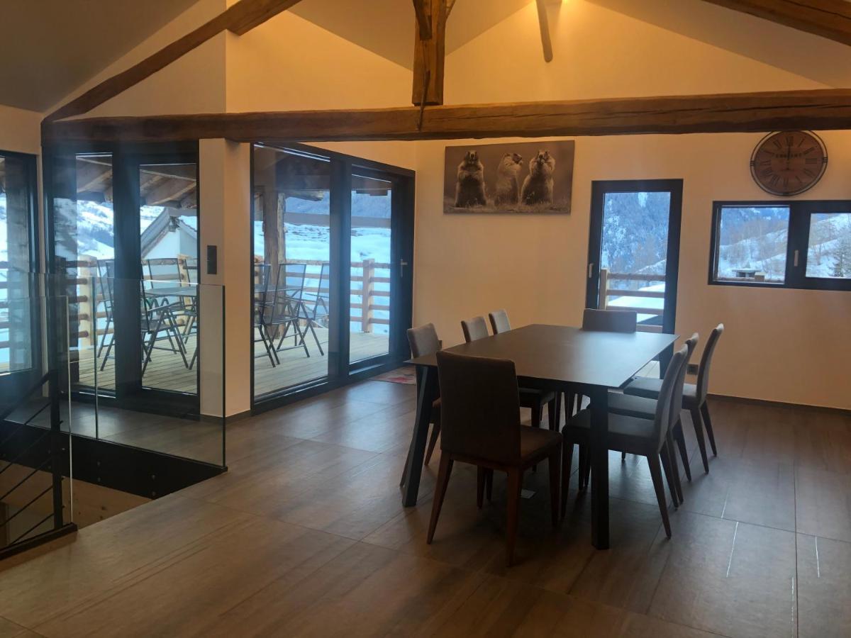 Grand Appartement Avec Terrasse A Chez-Les-Reuses Orsières Dış mekan fotoğraf